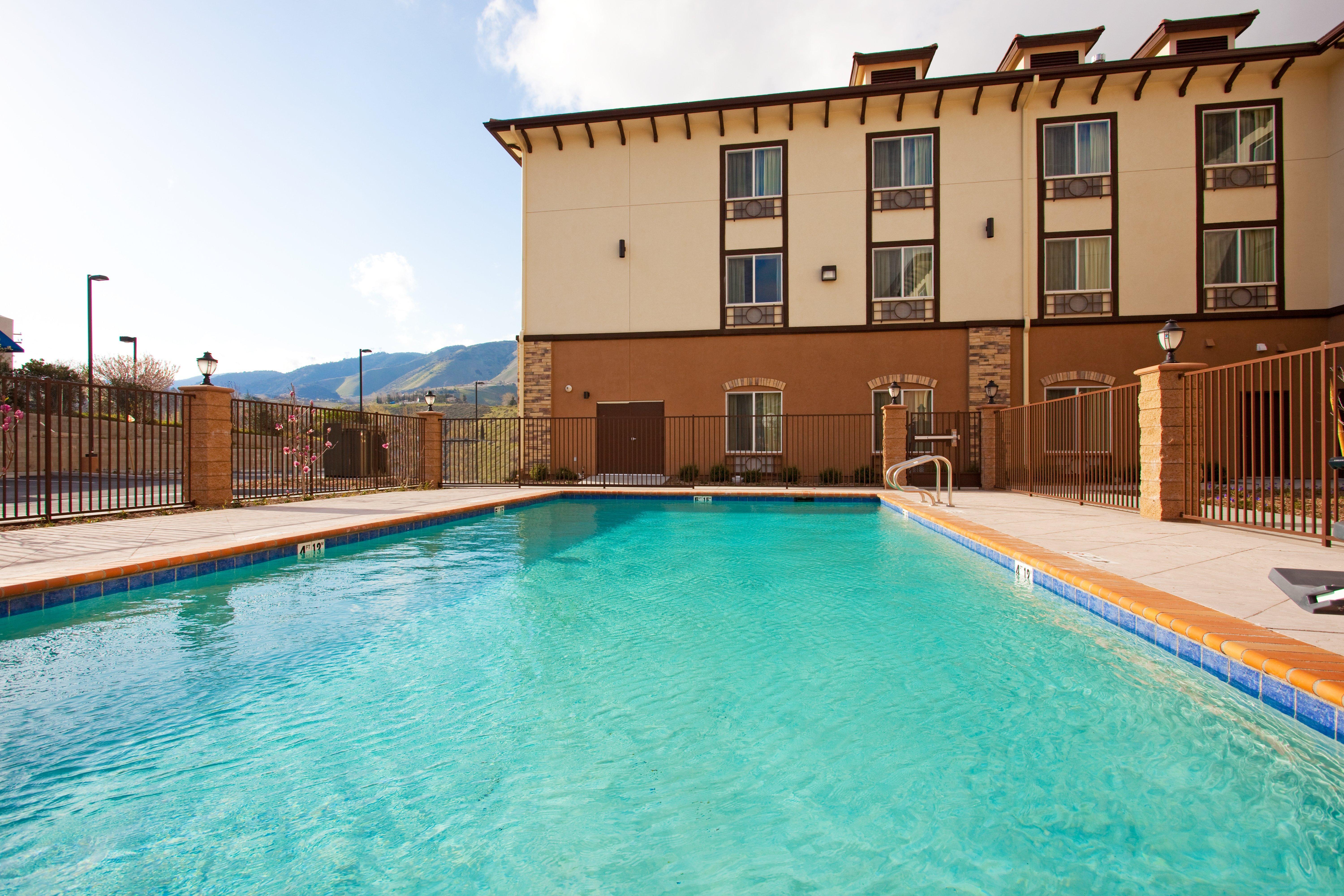 Holiday Inn Express & Suites Frazier Park By Ihg Lebec Exterior photo