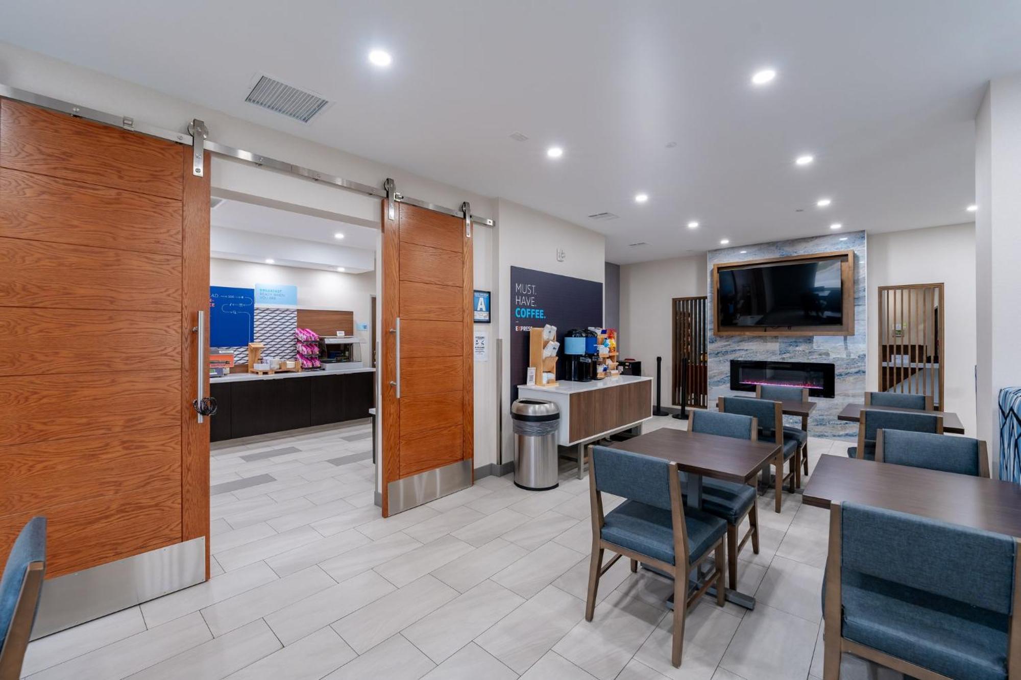 Holiday Inn Express & Suites Frazier Park By Ihg Lebec Exterior photo