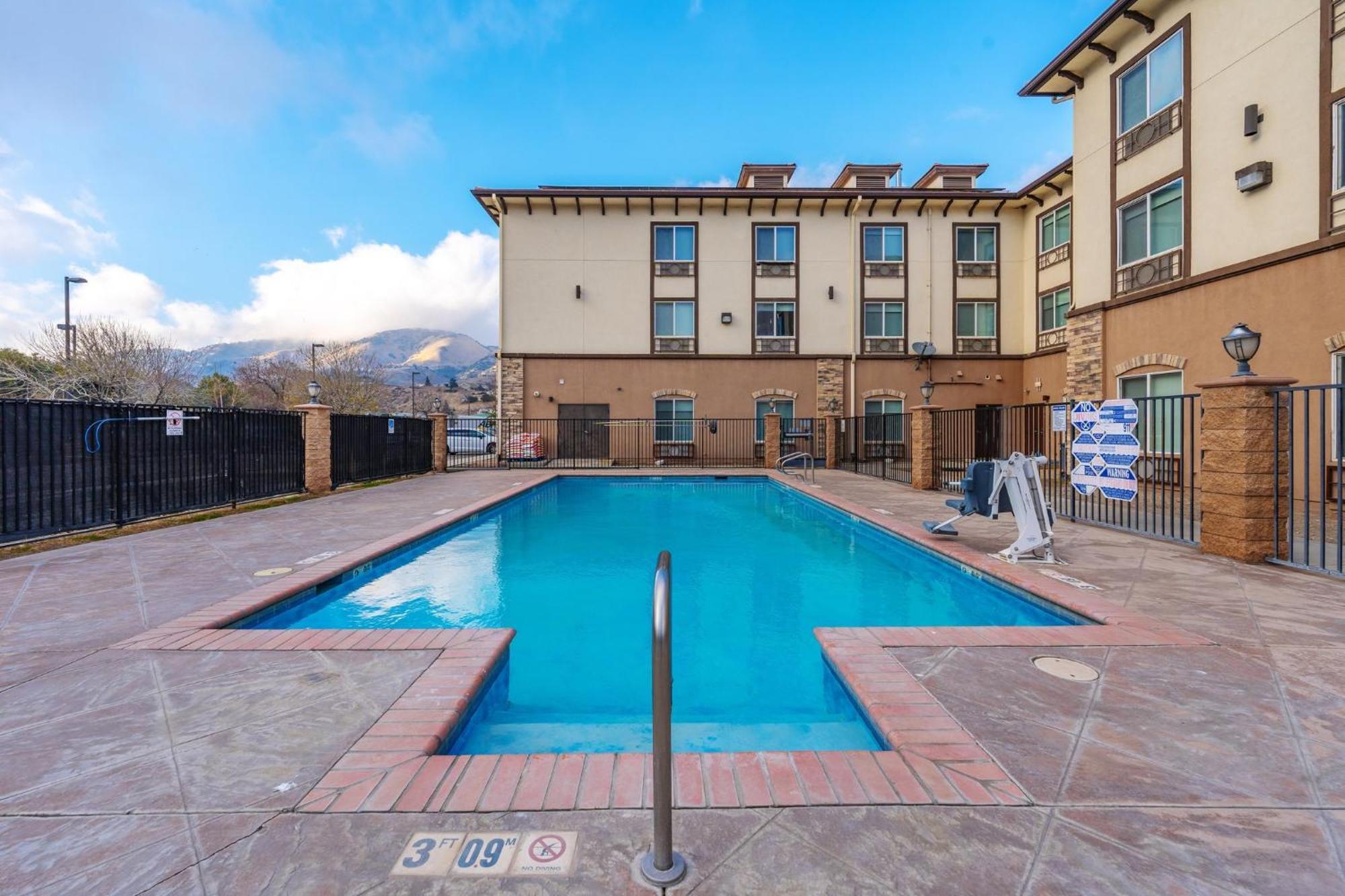 Holiday Inn Express & Suites Frazier Park By Ihg Lebec Exterior photo